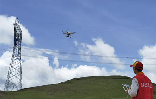 湖南國(guó)網(wǎng)采用無(wú)人機(jī)進(jìn)行專項(xiàng)巡檢迎峰度夏(圖1) 湖南國(guó)網(wǎng)采用無(wú)人機(jī)進(jìn)行專項(xiàng)巡檢迎峰度夏(圖1)